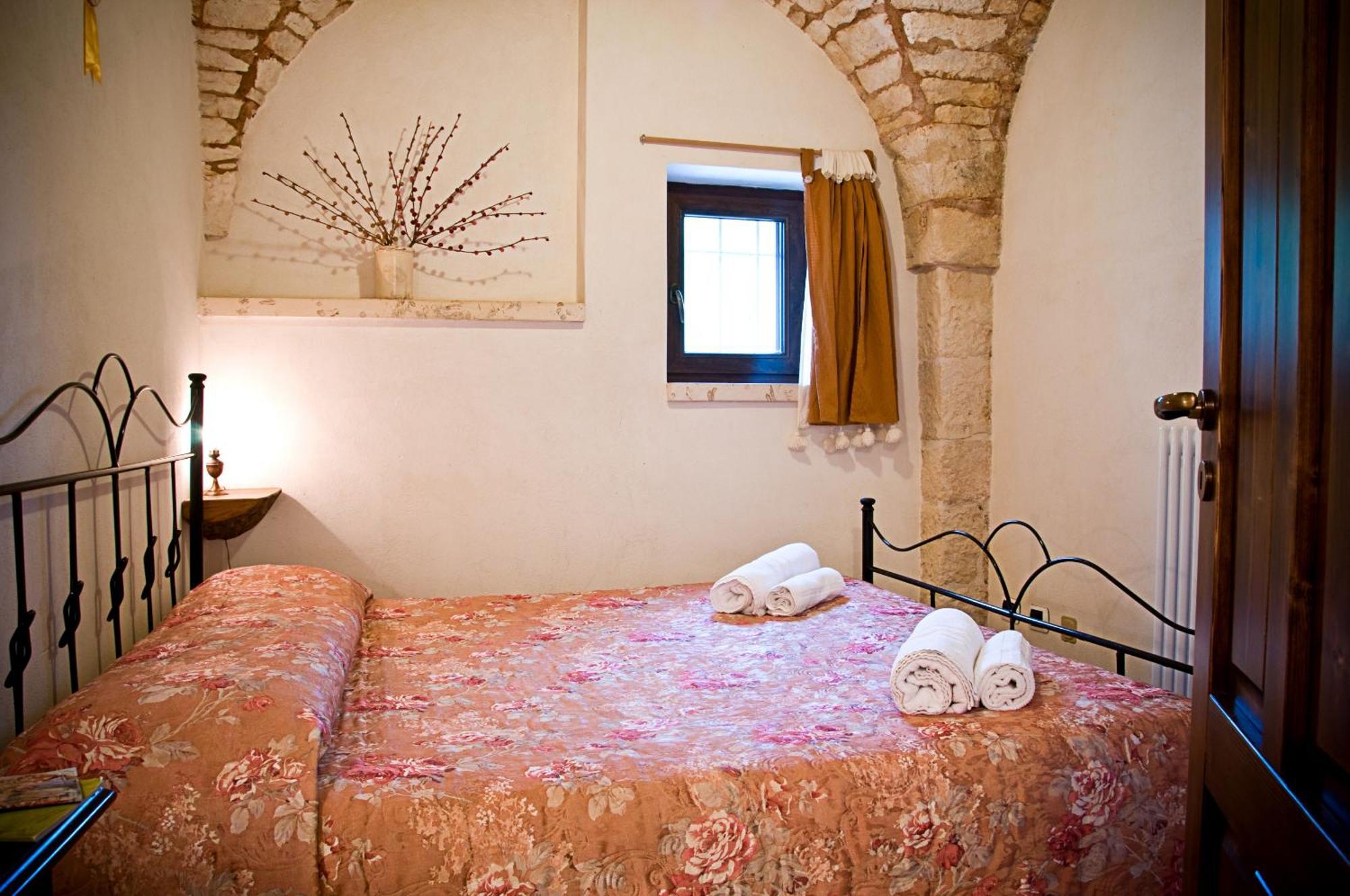 Trulli Il Castagno Guest House Martina Franca Bagian luar foto