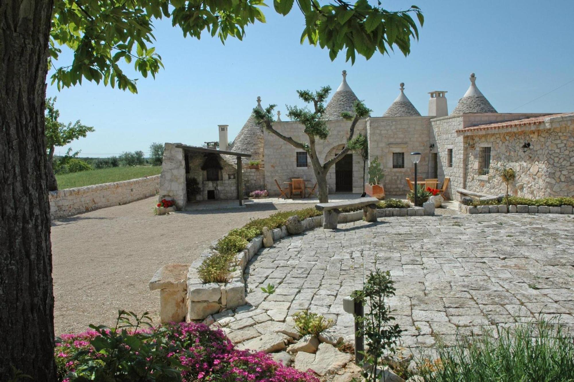 Trulli Il Castagno Guest House Martina Franca Bagian luar foto